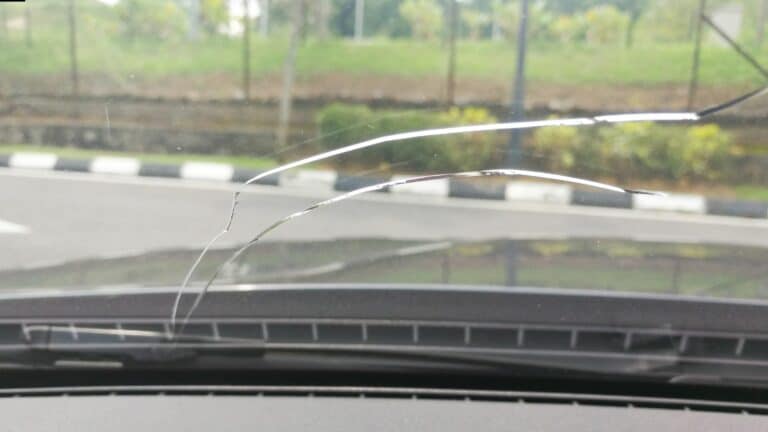 windscreen crack repair